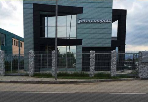 Intercomplex